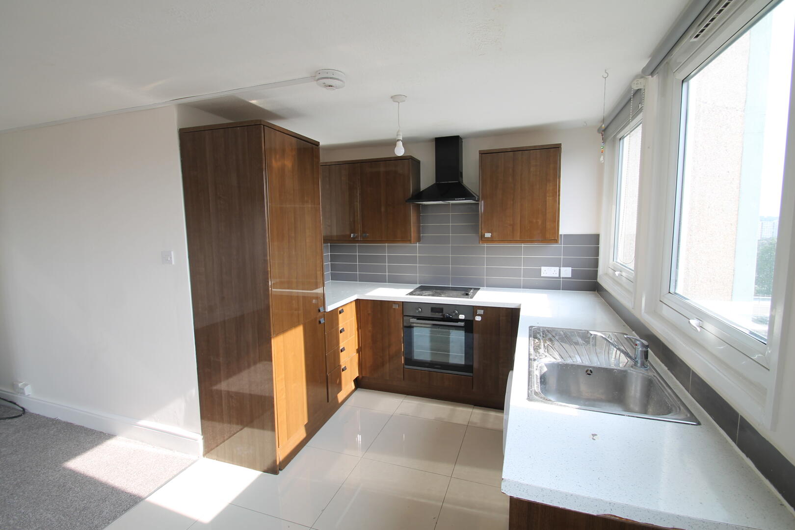 2 bed property in Tamar Square, Woodford Green